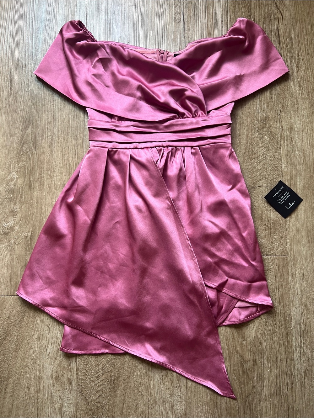 NWT Lulus Women’s Satin Off-the-Shoulder Asymmetrical Pink Mini Dress Size Small - Picture 5 of 16